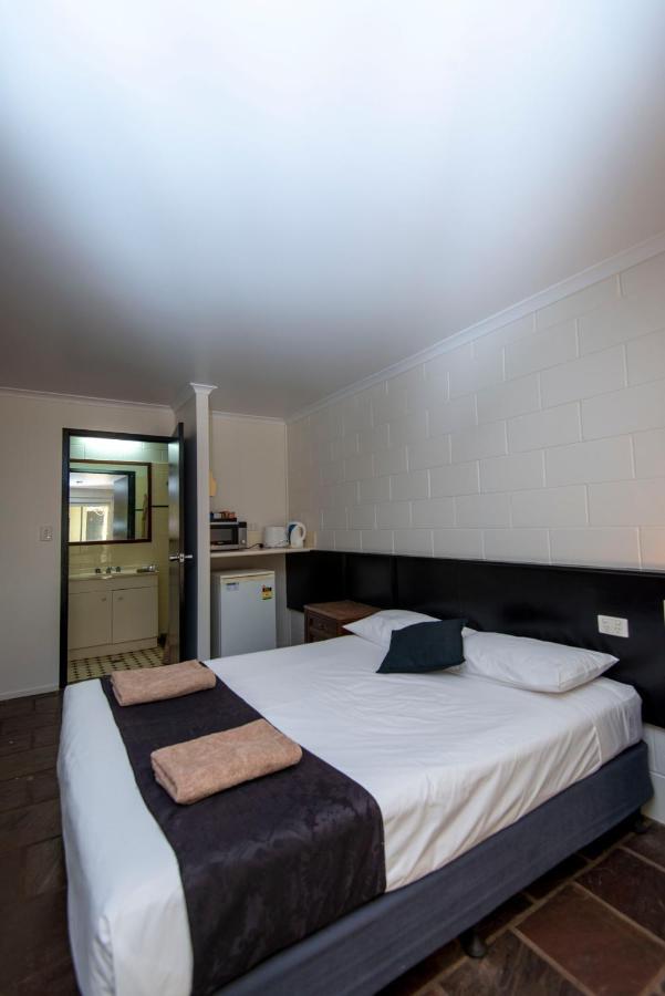 Longreach Most Central Motel Ngoại thất bức ảnh